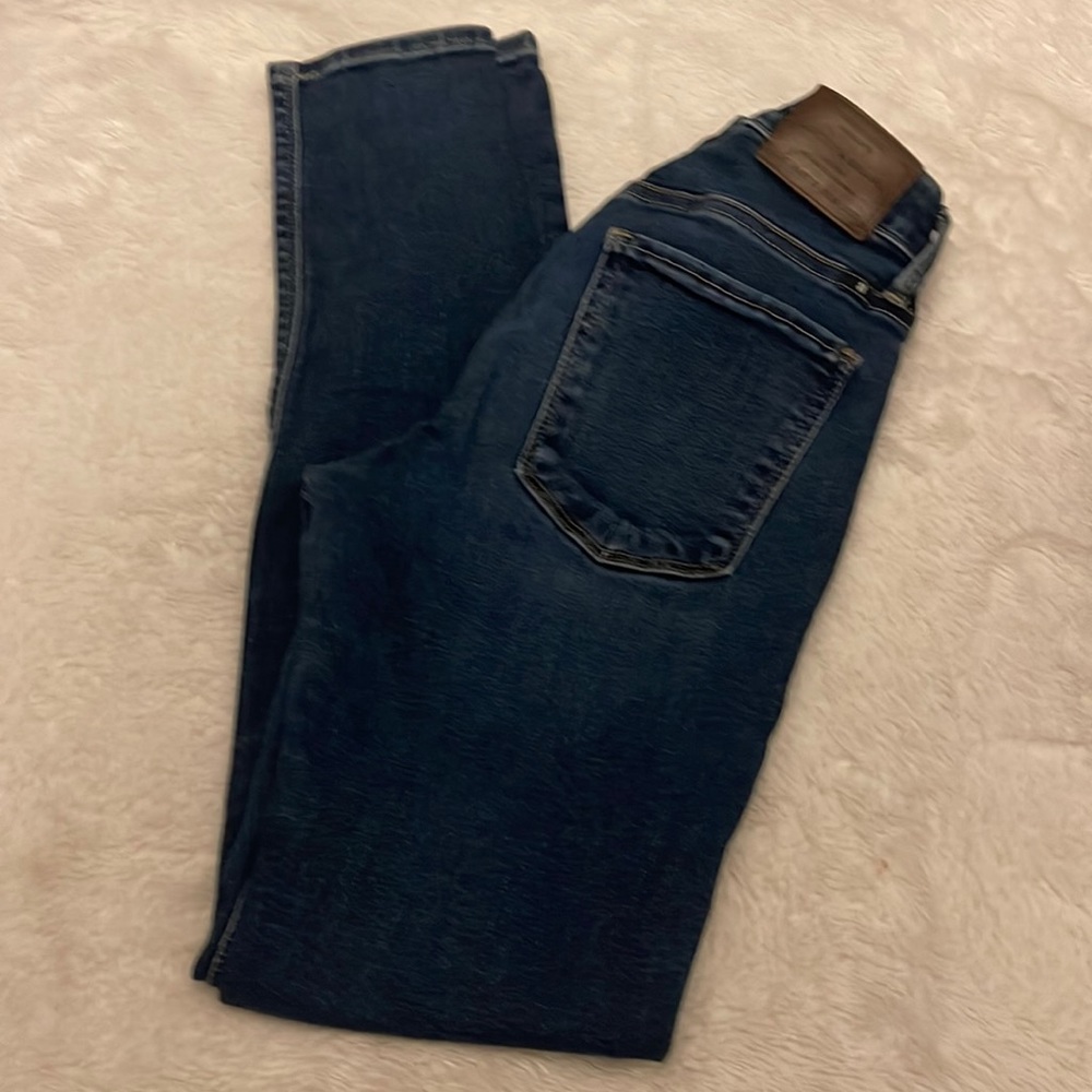 Lucky brand size 2/26 Sasha super skinny